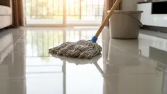 Welches Wasser eignet sich besser zum Bodenwischen: kaltes oder warmes – die Antwort eines Experten